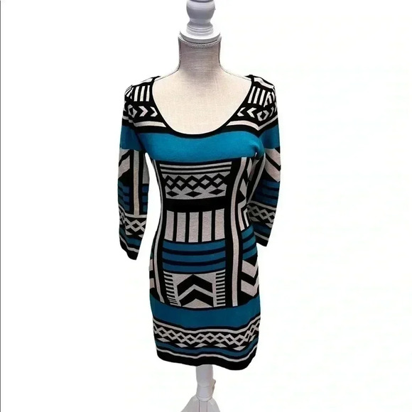 NWT•WOMEN’S PAPAYA LONG SLEEVE SWEATER DRESS•SIZE MEDIUM•GREEN/BLK/WHITE• - Picture 1 of 11